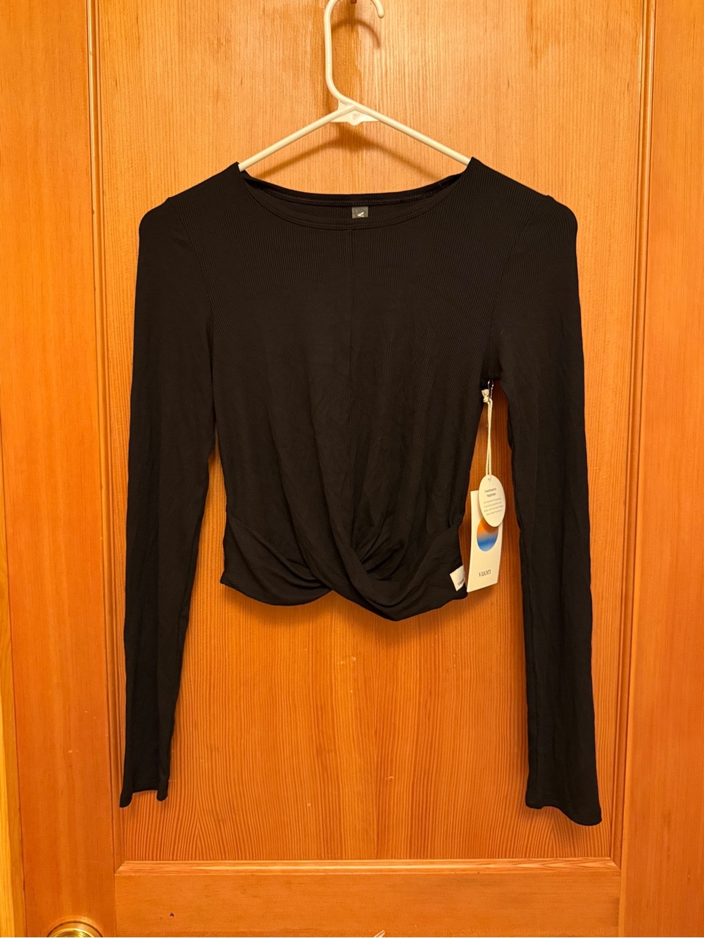 Vuori Long Sleeve Cove Twist Tee NWT - Picture 2 of 13